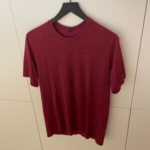 Lululemon - Crew Neck Active T shirt - Red